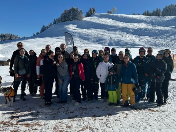 ❄️ Gemeinsam durch den Schnee – ein Erlebnis, das verbindet! 🎿